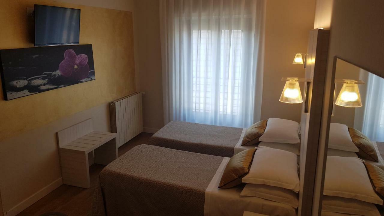Hotel La Nuova Rotaia Gallarate Luaran gambar