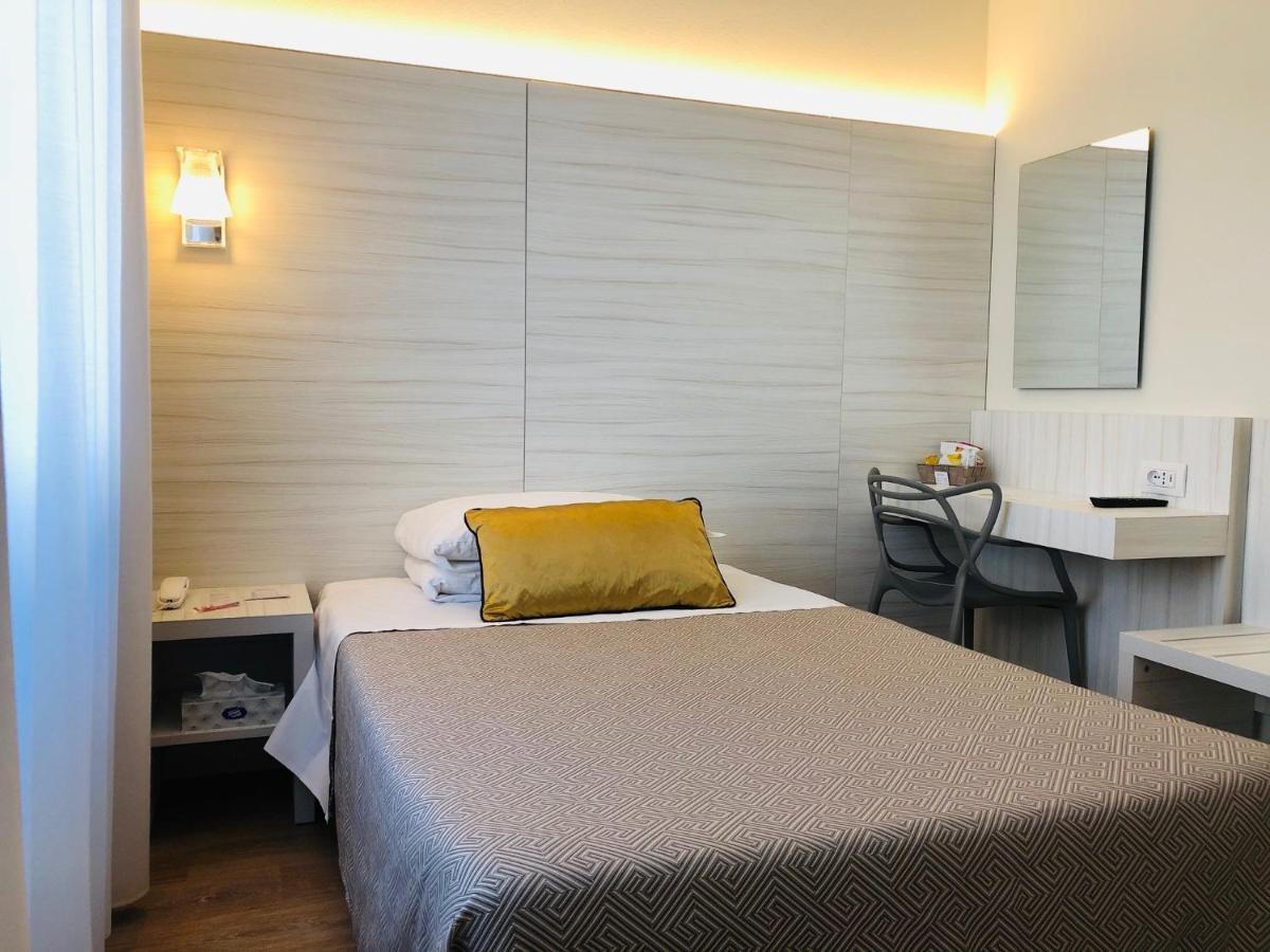 Hotel La Nuova Rotaia Gallarate Luaran gambar
