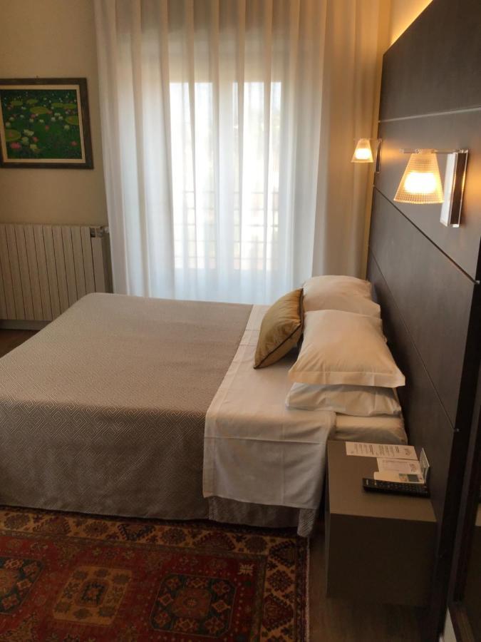 Hotel La Nuova Rotaia Gallarate Luaran gambar